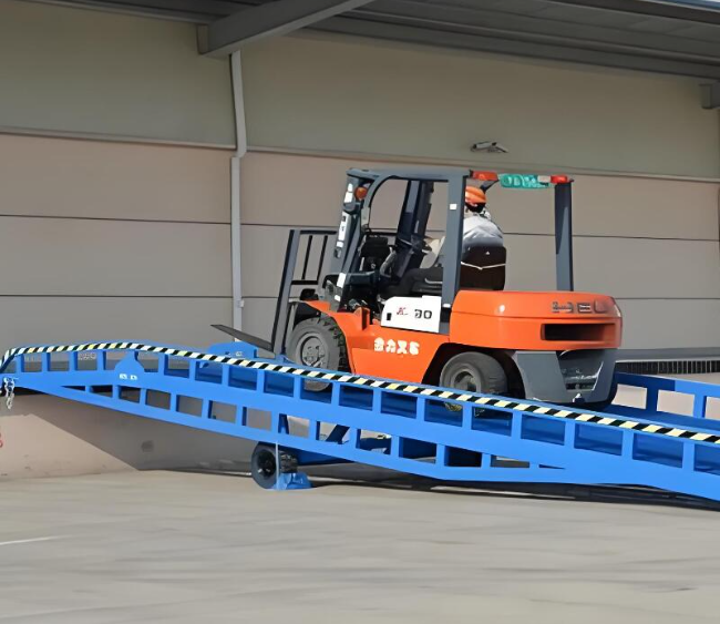 隆子移动式卸货平台（叉车用）